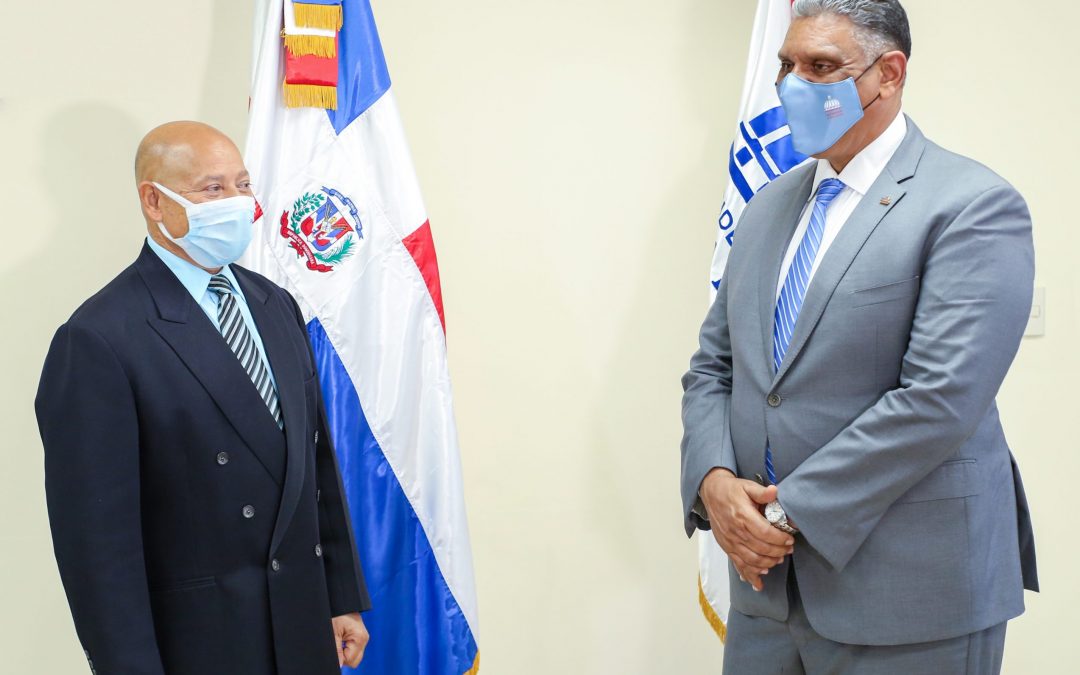 Ministro Jesús Vásquez juramenta nuevo consultor jurídico de Interior y Policía