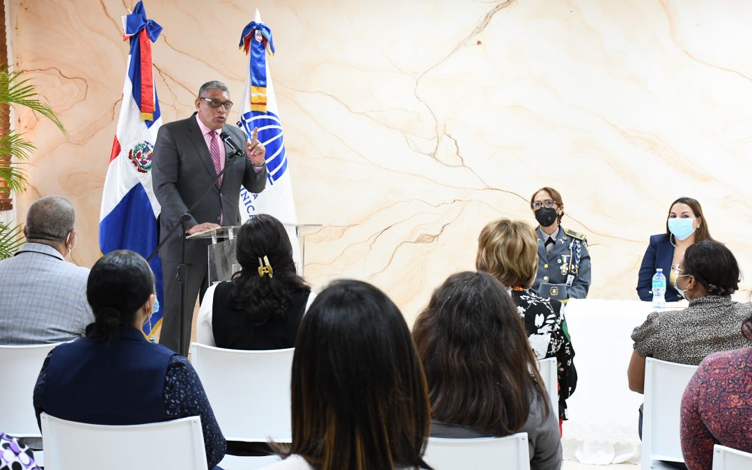 Ministro de Interior resalta aportes y rol de la mujer en las labores productivas y desarrollo