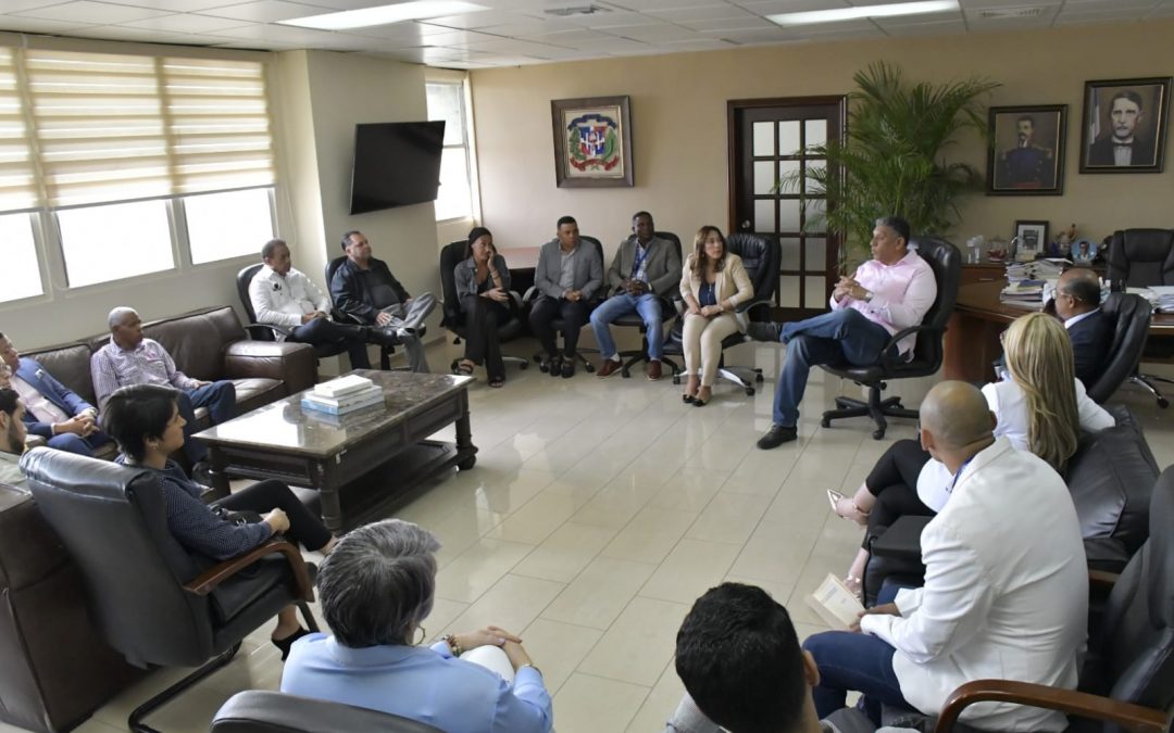 Ministro de Interior y Policía se reúne con directivos de la Asociación de Bares y Restaurantes para revisar temas de seguridad ciudadana