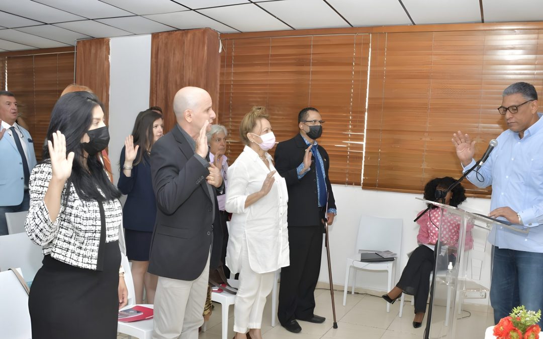 Ministro de Interior pide a extranjeros nacionalizados colaborar con la paz social