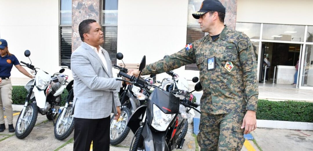 Ministerio de Interior y Policía dota de 10 motocicletas a la Policía Municipal del DN