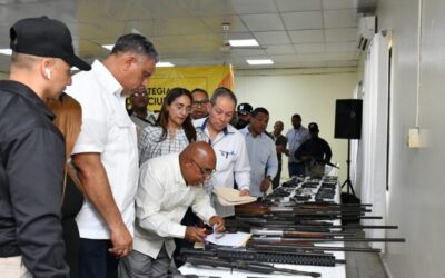 Azua entrega a Interior y Policía 104 armas ilegales; en solo un año van 5,682 decomisadas