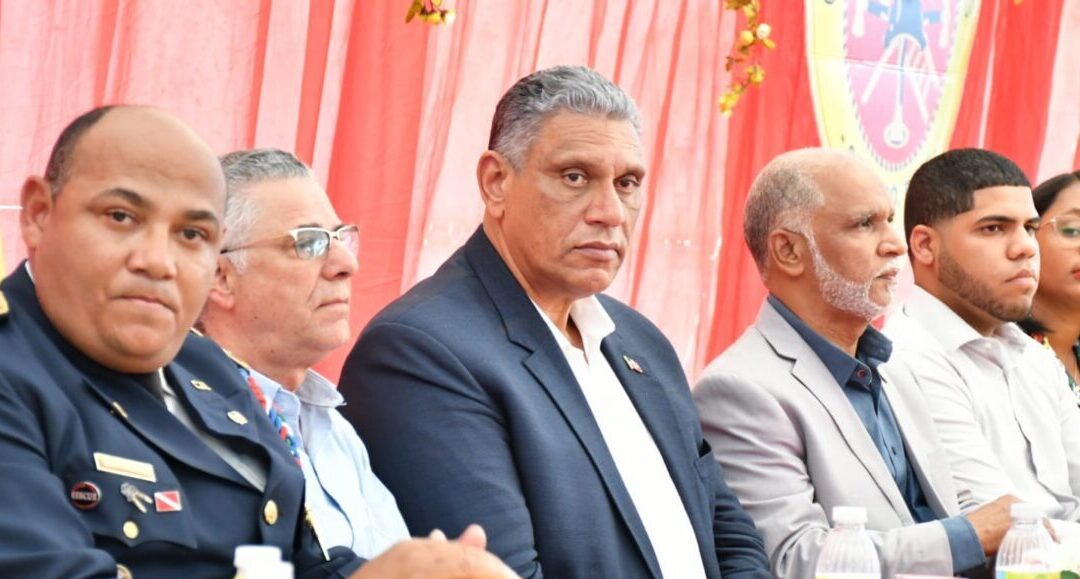 Ministro de Interior anuncia reforma cuerpos de bomberos para este año