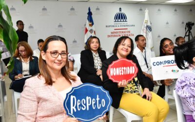 Colaboradores del MIP participan en conferencia virtual sobre ética gubernamental