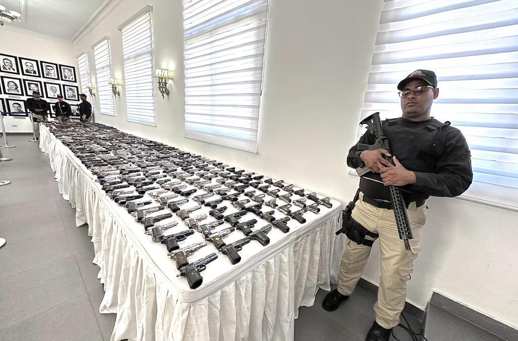 Interior y Policía y otras instituciones logran recuperar de las calles 11,291 armas de fuego