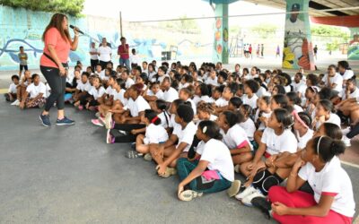 Las Reinas del Caribe alertan a  niñas y adolescentes sobre daños de maternidad temprana