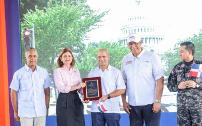 Personalidades del deporte, arte y cultura apoyan programa “De Vuelta al Barrio” en Santo Domingo Oeste
