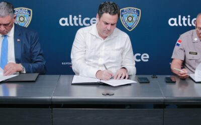 Interior  y Policía  y Altice pactan para fortalecer comunicación agentes PN y bomberos