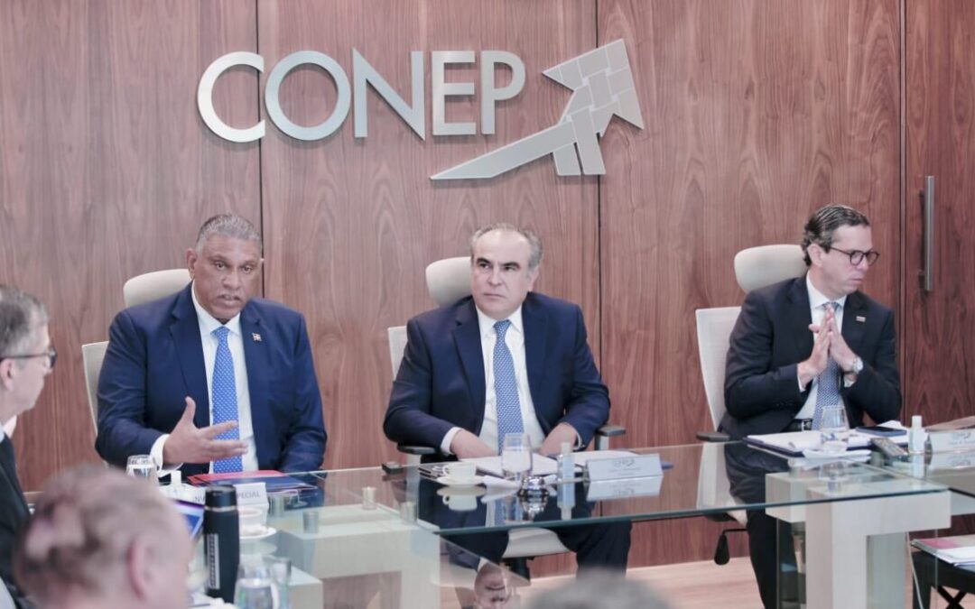 Ministerio de Interior y Policía presenta a empresarios los logros de su gestión al mundo empresarial