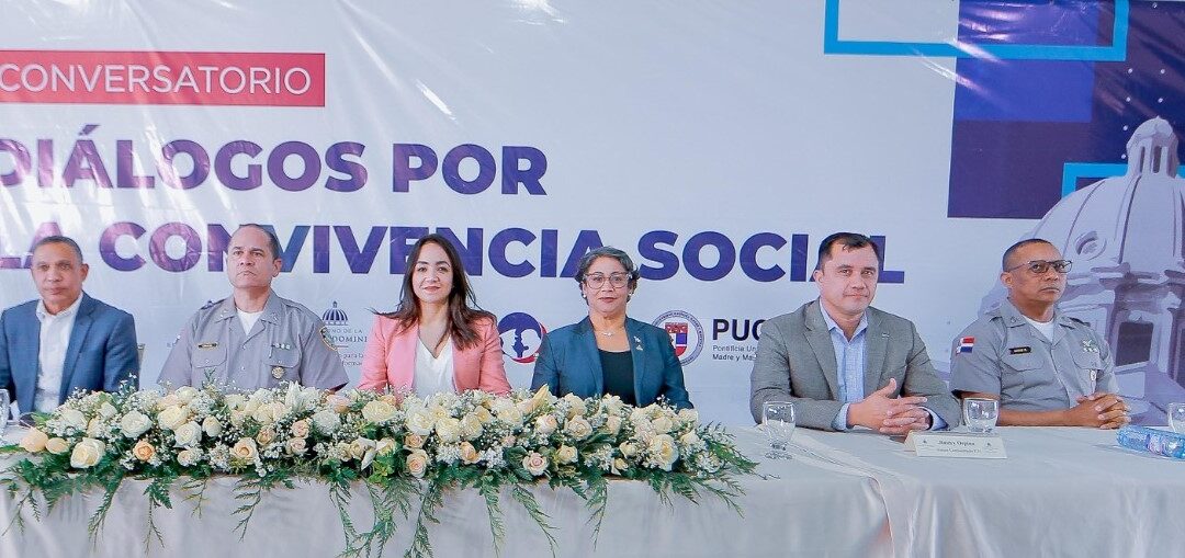 Ministra Faride Raful invita a la juventud a participar en los cambios que necesita el país