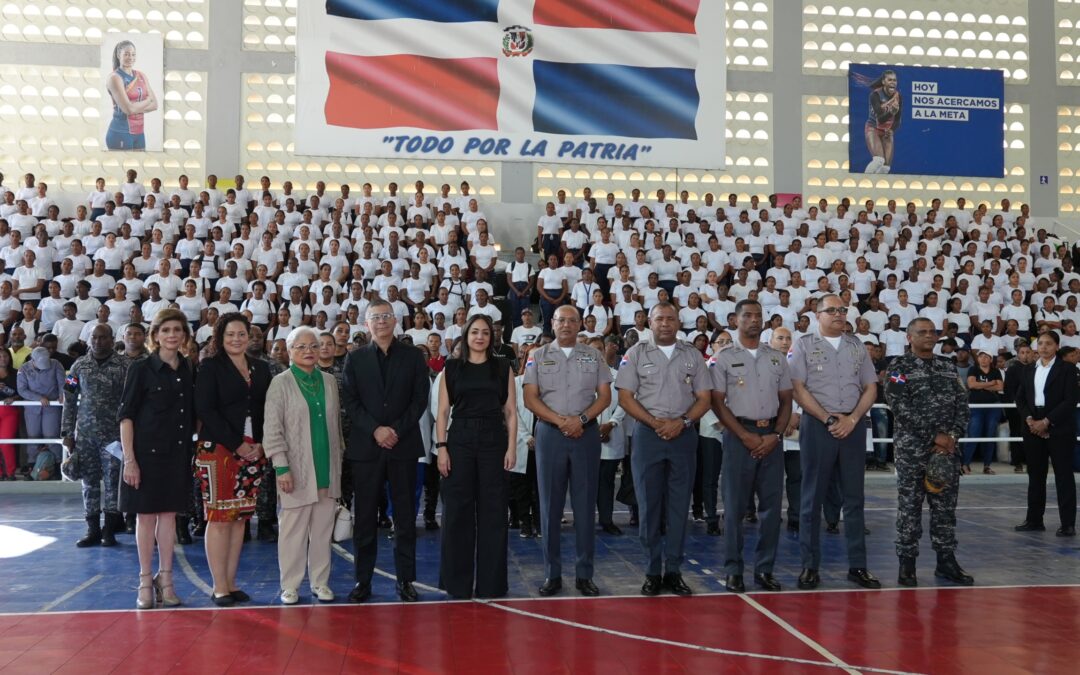 Reciben más de 900 nuevas reclutas en la Policía Nacional