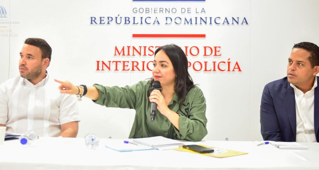 Ministra Faride Raful se reúne con juntas de vecinos del DN para fortalecer la seguridad ciudadana