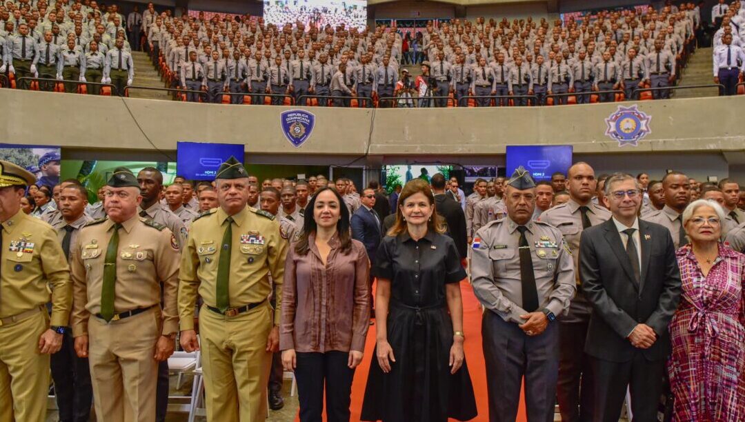 3,048 nuevos agentes graduados dentro del programa de Reforma y Transformación de la Policial Nacional saldrán a las calles
